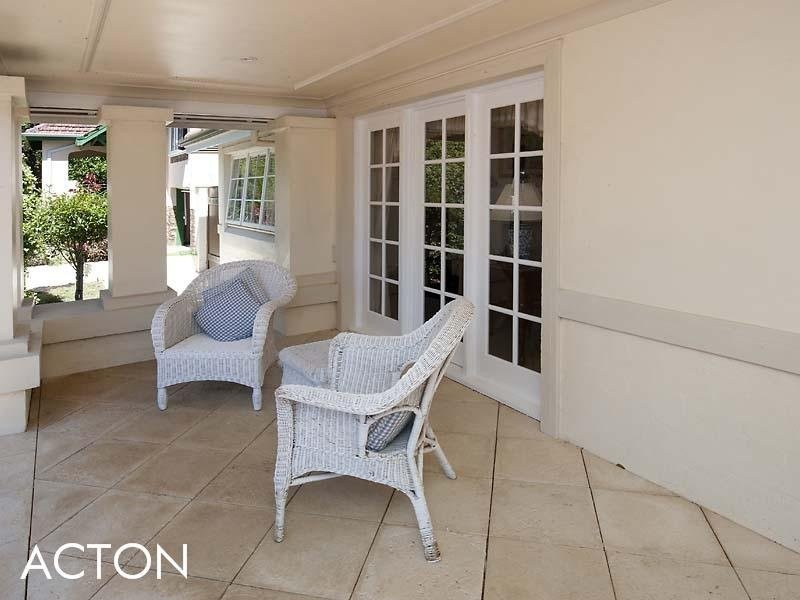 70 Waratah Avenue, Dalkeith WA 6009