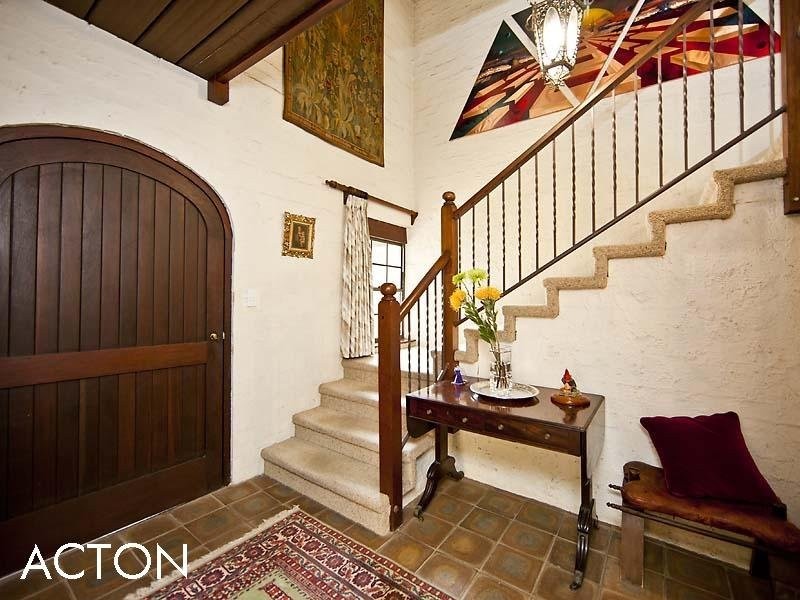 100 Archdeacon Street, Nedlands WA 6009