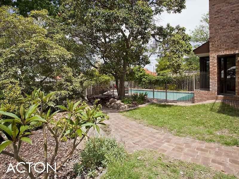 100 Archdeacon Street, Nedlands WA 6009