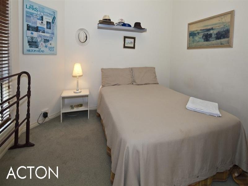 2/25 Barnfield Road, Claremont WA 6010