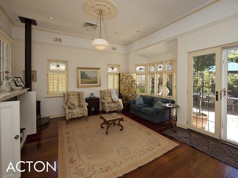 11 Parry Street, Claremont WA 6010