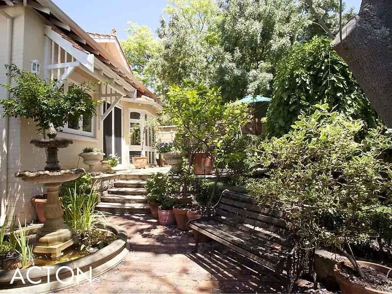 11 Parry Street, Claremont WA 6010