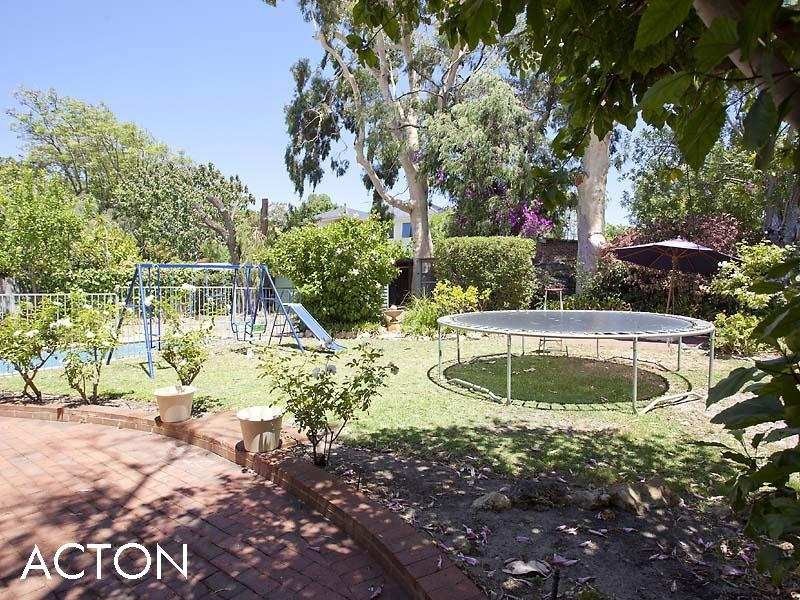 52 Goldsmith Road, Dalkeith WA 6009