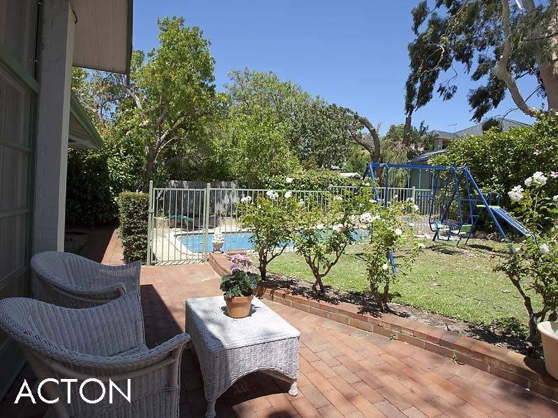 52 Goldsmith Road, Dalkeith WA 6009