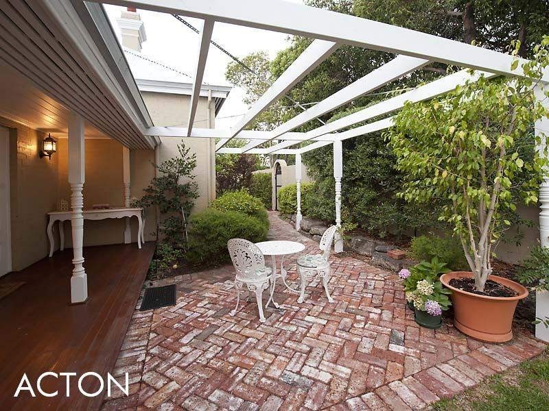 8 Agett Road, Claremont WA 6010