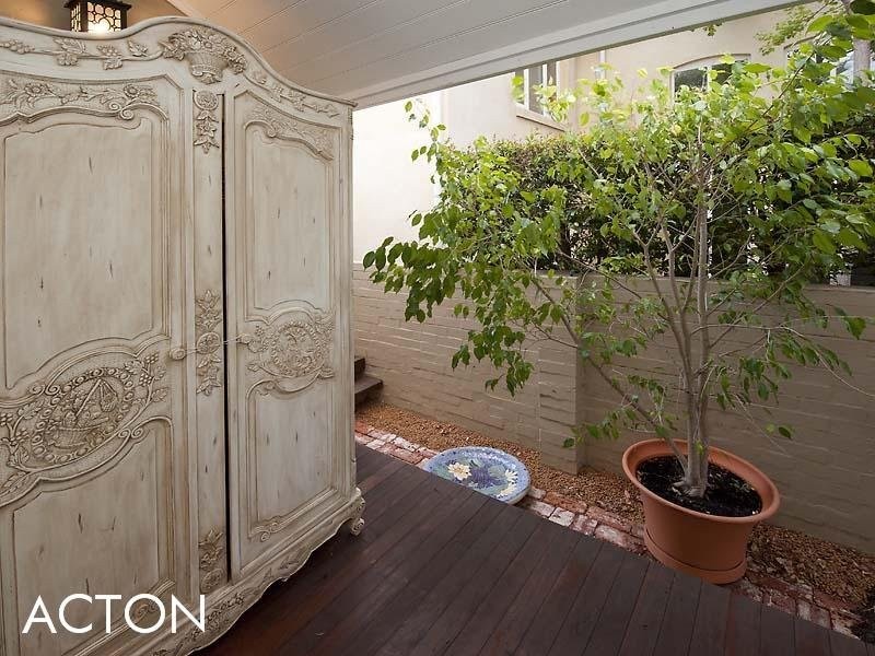 8 Agett Road, Claremont WA 6010