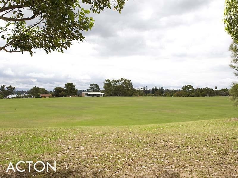 150 Adelma Road, Dalkeith WA 6009