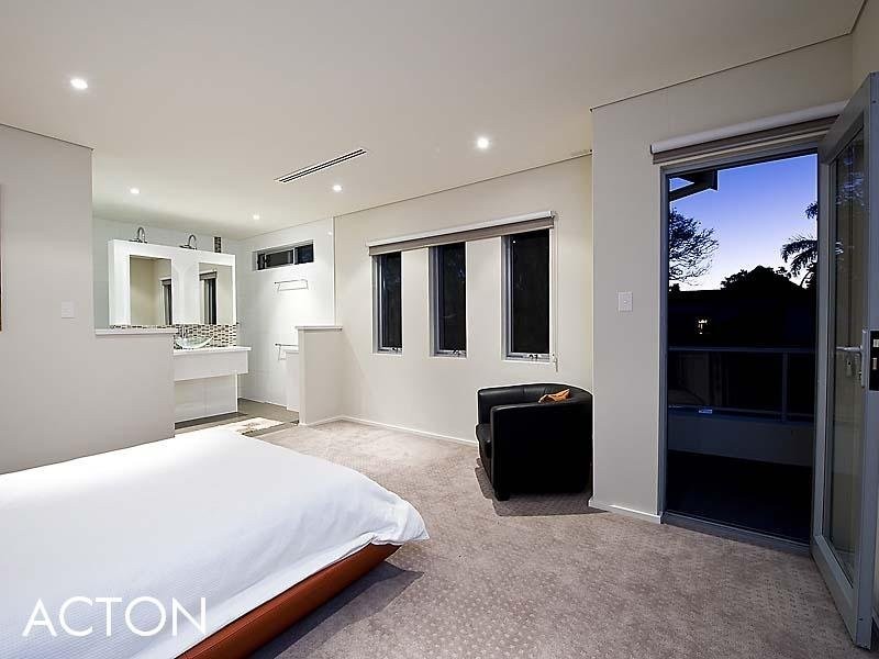 22 McNamara Way, Cottesloe WA 6011