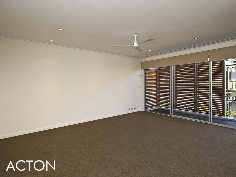 6 Mchenry Lane, Nedlands WA 6009