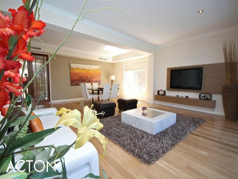 8 Houston Place, Mount Claremont WA 6010