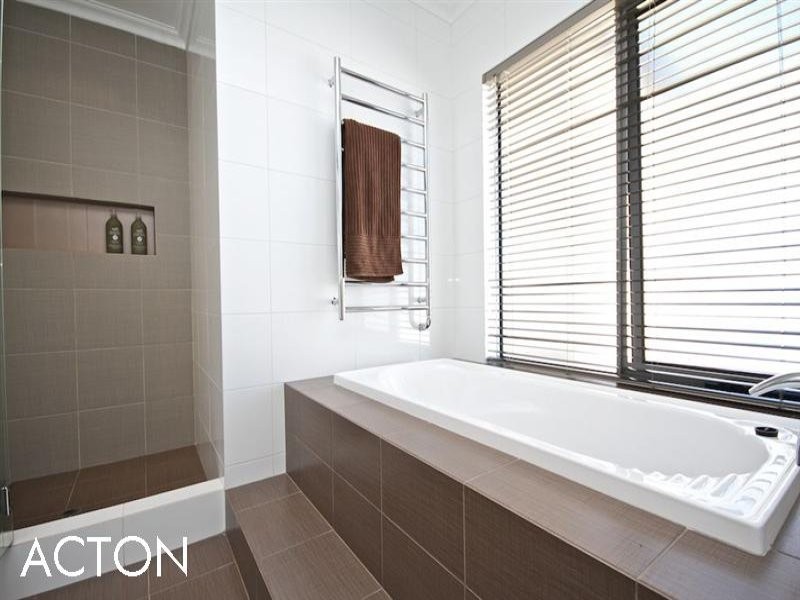 8 Houston Place, Mount Claremont WA 6010