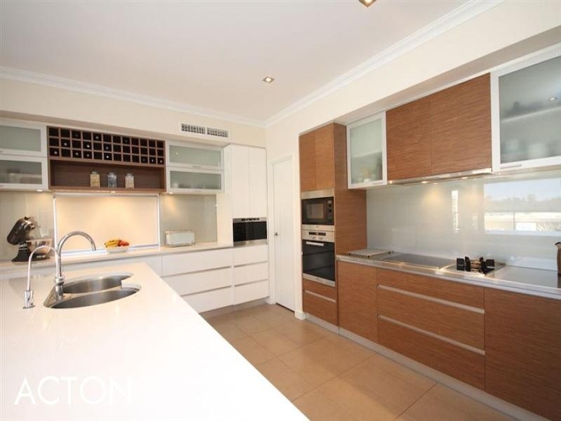 8 Houston Place, Mount Claremont WA 6010