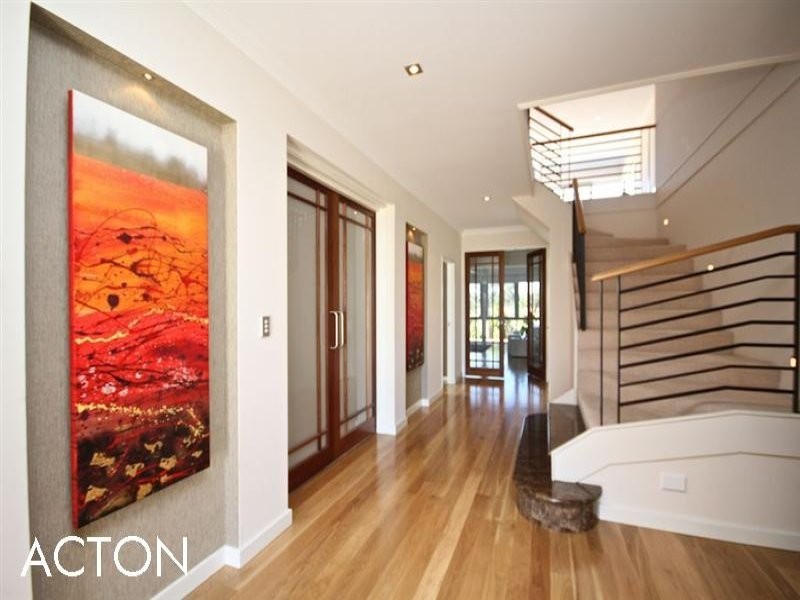 8 Houston Place, Mount Claremont WA 6010