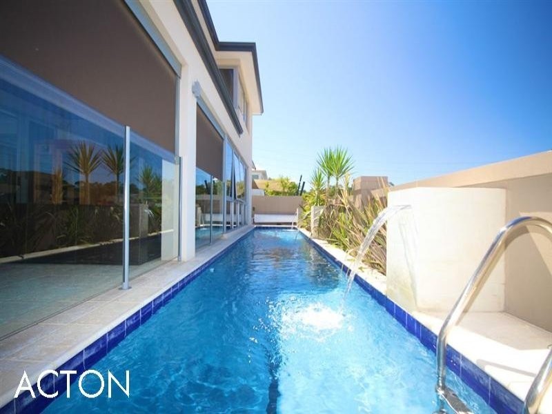 8 Houston Place, Mount Claremont WA 6010