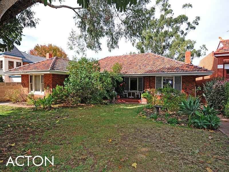 32 Hillway, Nedlands WA 6009