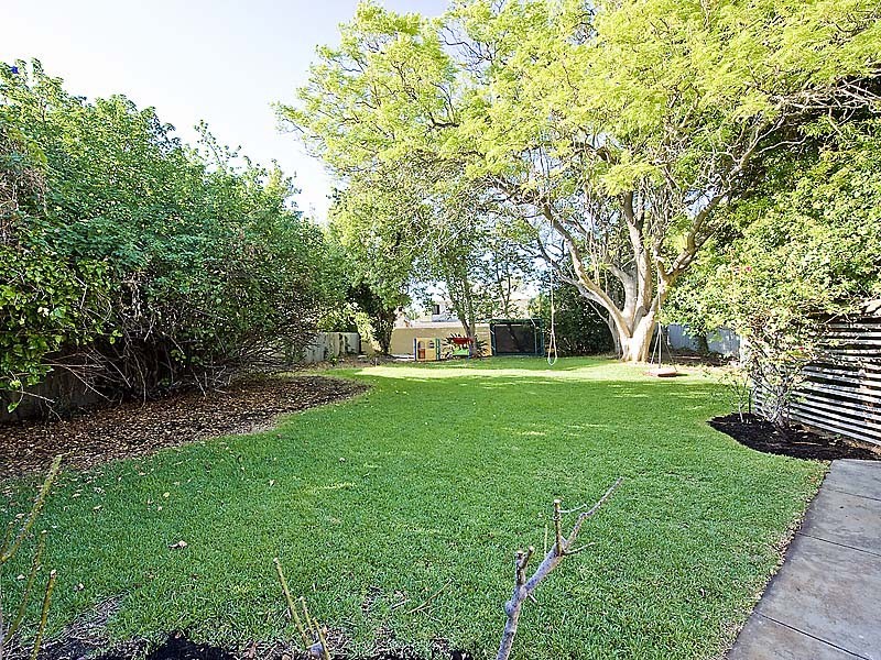 146 Waratah Avenue, Dalkeith WA 6009