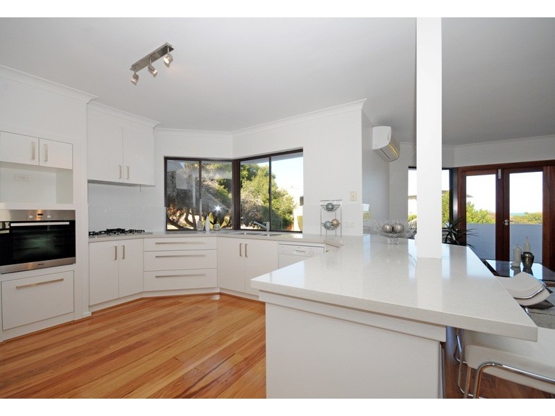 2/21 Avonmore Terrace, Cottesloe WA 6011