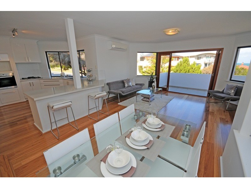 2/21 Avonmore Terrace, Cottesloe WA 6011