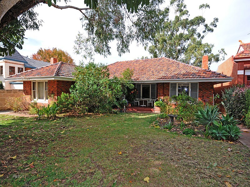 32 Hillway, Nedlands WA 6009