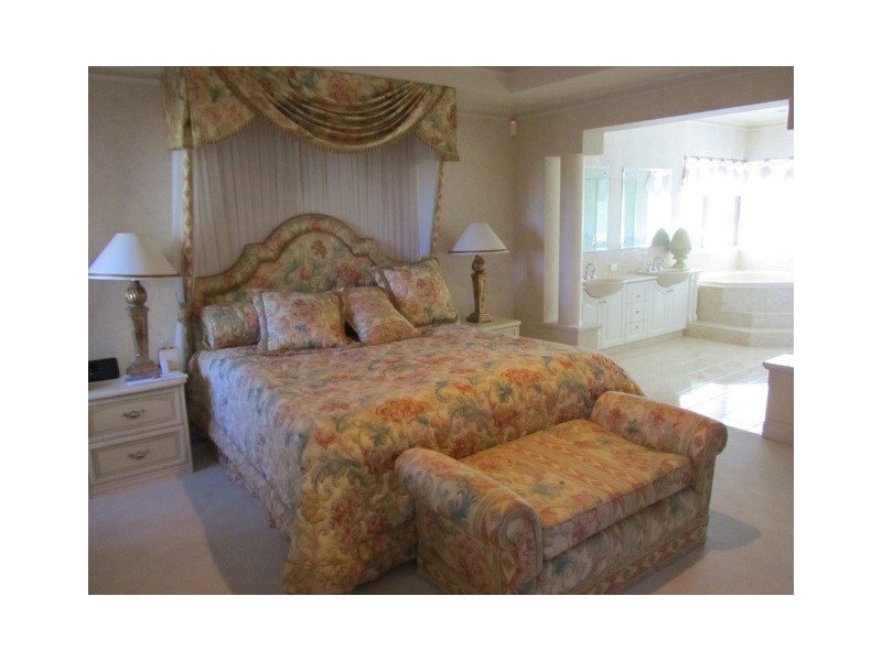 48 St Johns Wood Boulevard, Mount Claremont WA 6010