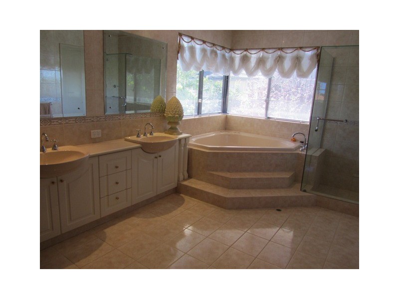 48 St Johns Wood Boulevard, Mount Claremont WA 6010