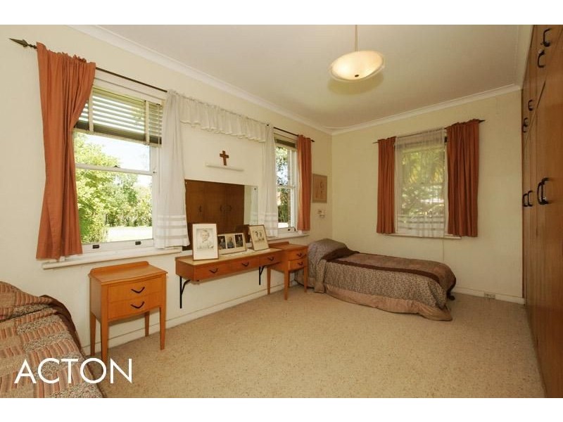 36 Gallop Road, Dalkeith WA 6009