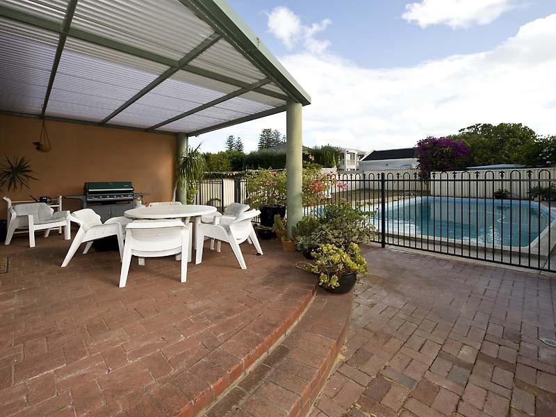 19 Hynes Road, Dalkeith WA 6009