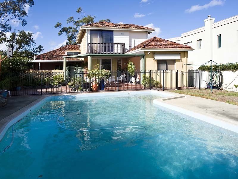 19 Hynes Road, Dalkeith WA 6009