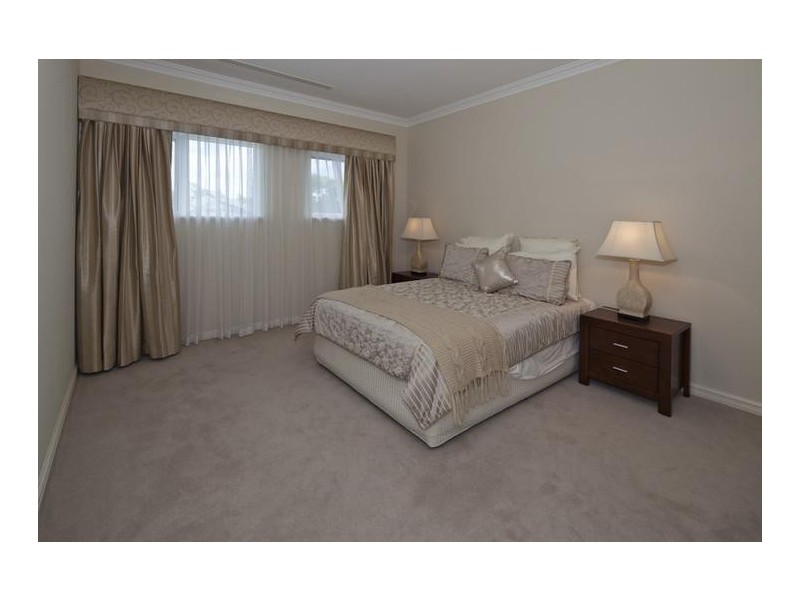 6 Sutcliffe Street, Dalkeith WA 6009