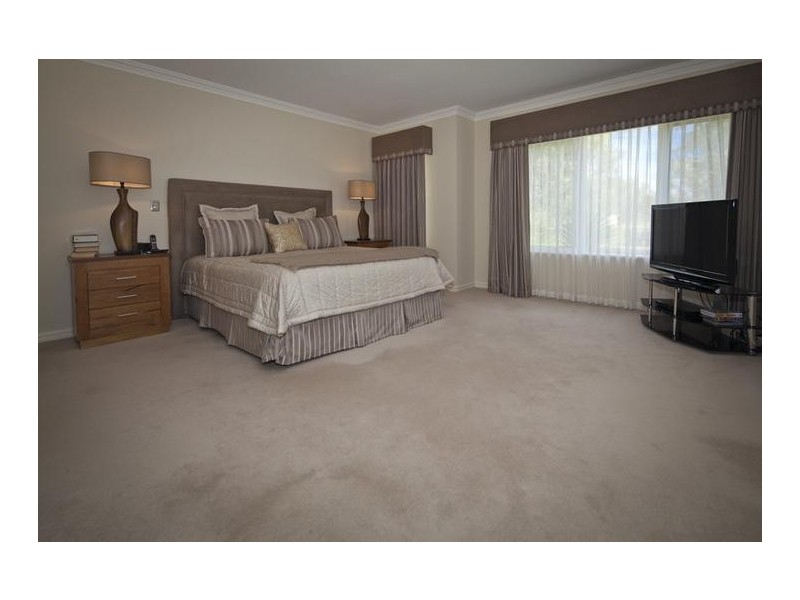 6 Sutcliffe Street, Dalkeith WA 6009