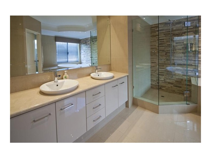 6 Sutcliffe Street, Dalkeith WA 6009