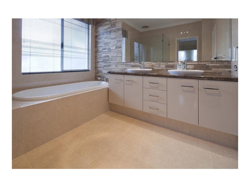 6 Sutcliffe Street, Dalkeith WA 6009