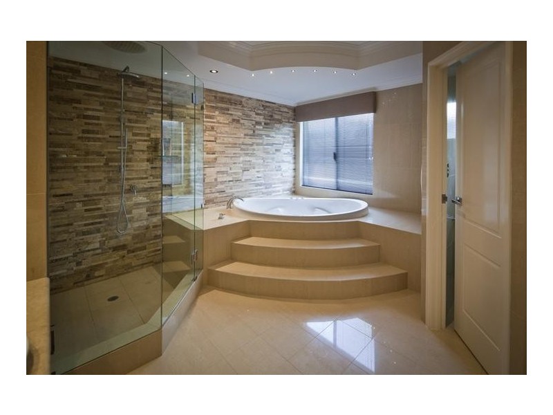 6 Sutcliffe Street, Dalkeith WA 6009