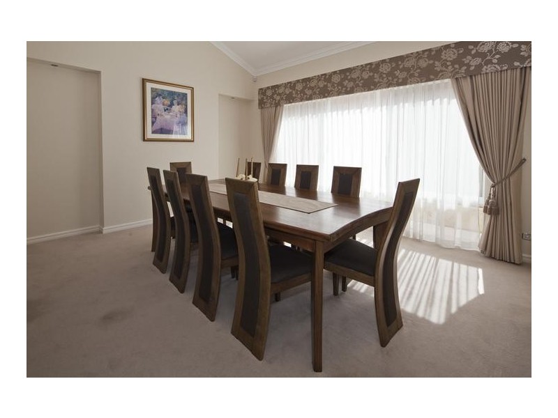 6 Sutcliffe Street, Dalkeith WA 6009