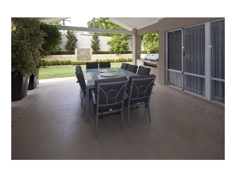 6 Sutcliffe Street, Dalkeith WA 6009