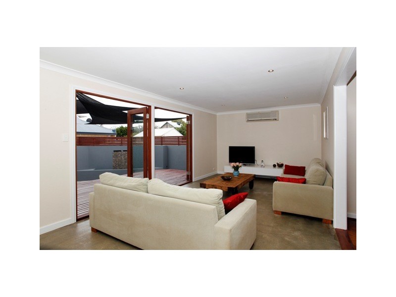 152 Holland Street, Fremantle WA 6160