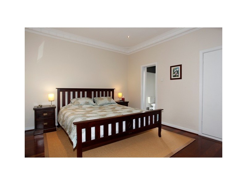 152 Holland Street, Fremantle WA 6160