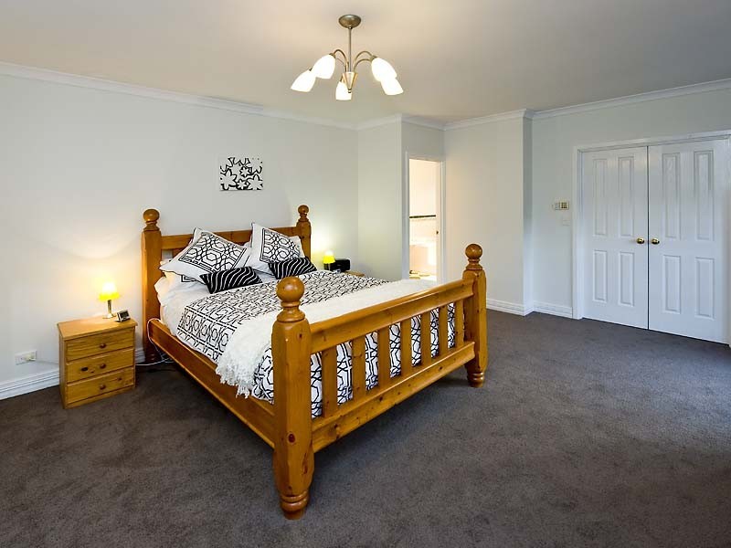 14 Bronzewing Loop, Wembley WA 6014