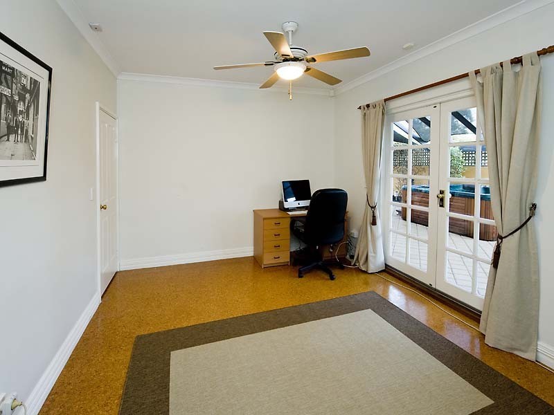 14 Bronzewing Loop, Wembley WA 6014