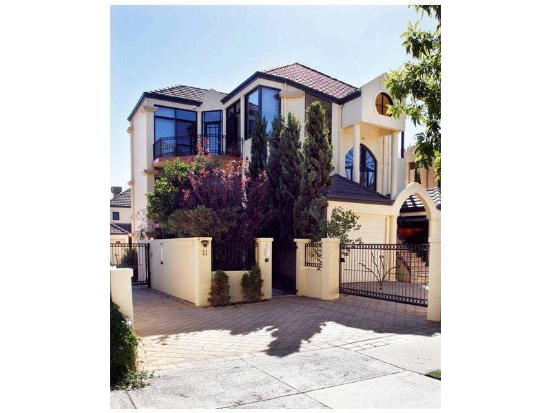 1/11 The Avenue, Crawley WA 6009