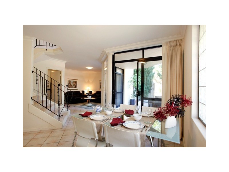 1/11 The Avenue, Crawley WA 6009