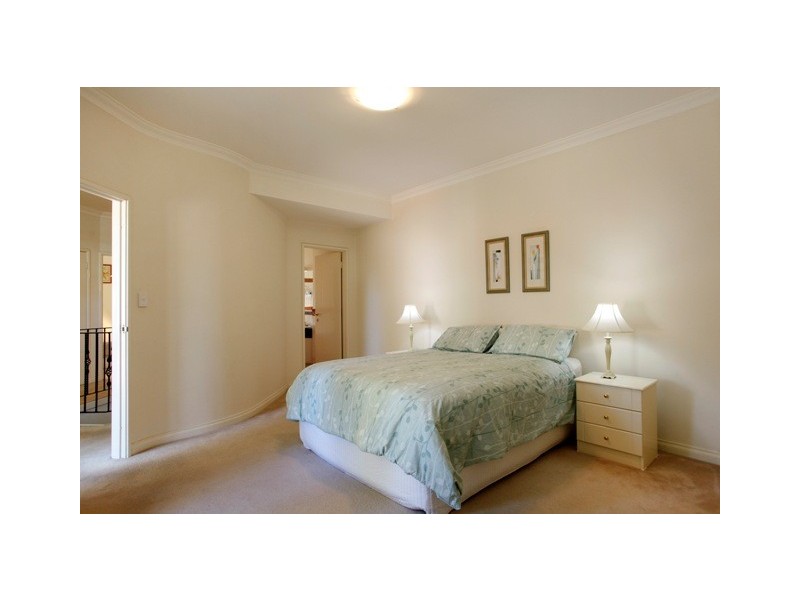 1/11 The Avenue, Crawley WA 6009