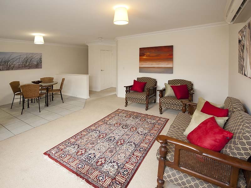 4/120 Broadway, Crawley WA 6009