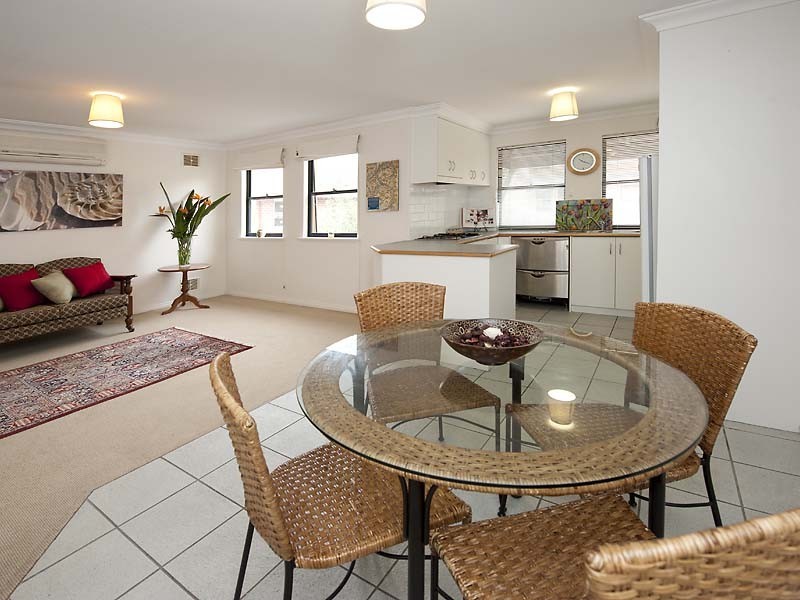 4/120 Broadway, Crawley WA 6009