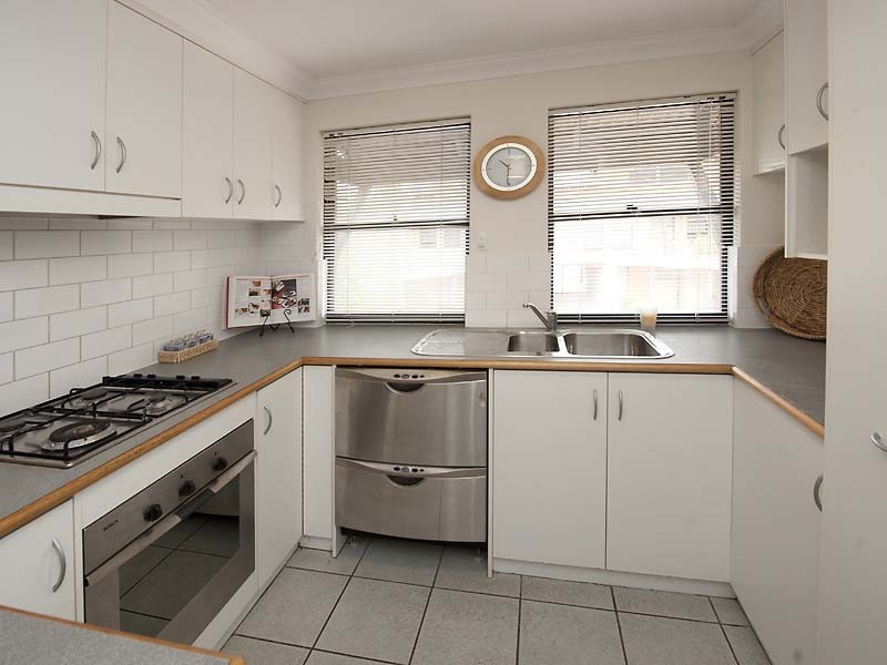 4/120 Broadway, Crawley WA 6009