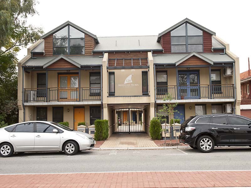 4/120 Broadway, Crawley WA 6009