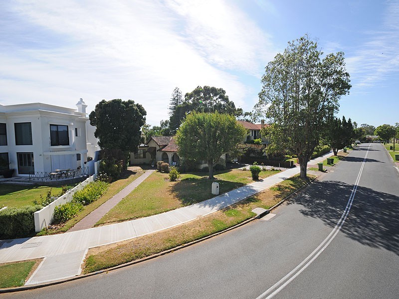 121 Victoria Avenue, Dalkeith WA 6009