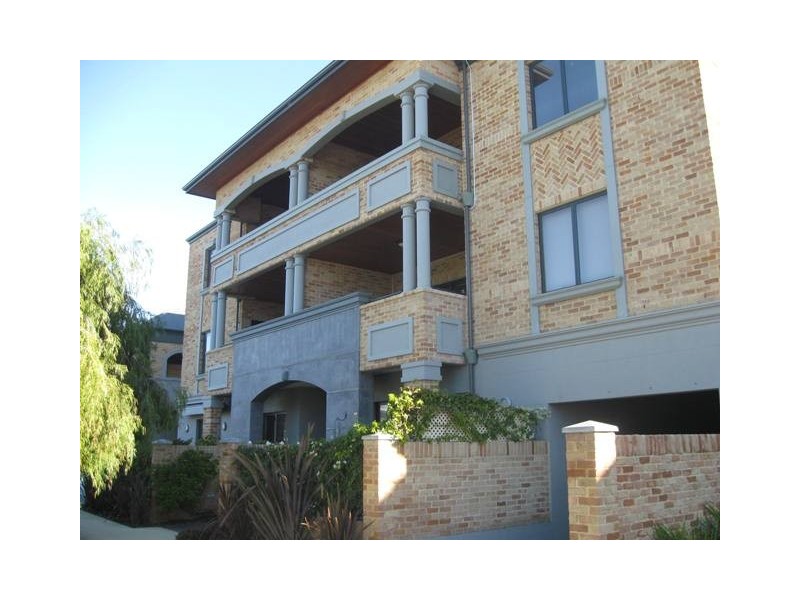19/8 Bay Road, Claremont WA 6010