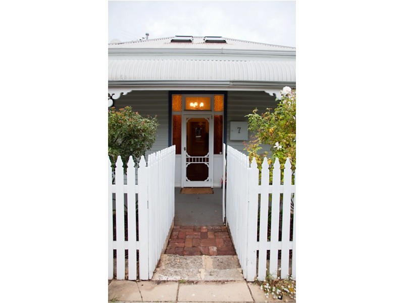 7 Higham Road, North Fremantle WA 6159