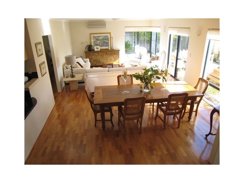 8 Greenberry Close, Mount Claremont WA 6010